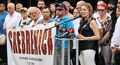 Srebrenitsa Katliamı’nda hayatını kaybedenler Konak’ta anıldı