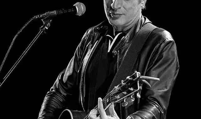 Teoman'ın gitarı 466 bin TL'ye satıldı! Gitarın mirasından elde edilen gelir de çocuklara gidecek.