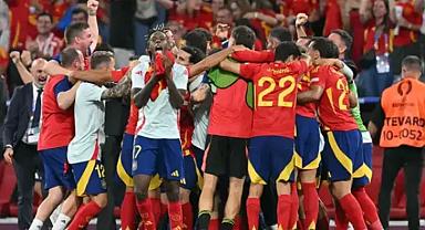 Türkiye formasıyla sahaya atladı, Morata'yı sakatladı! İspanya'nın sevinci yarım kaldı...