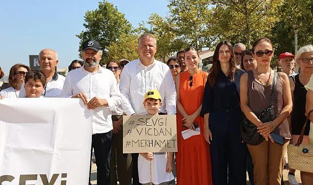 Urla'da sokak hayvanları yasa teklifi protestosu