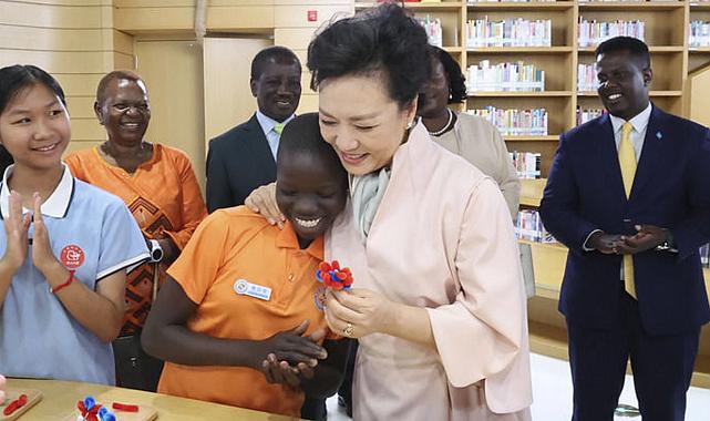 Xi Jinping'in eşinden 'Çin-Afrika kader birliği' konuşması