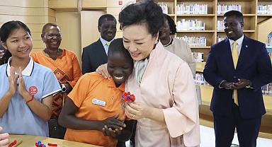 Xi Jinping'in eşinden 'Çin-Afrika kader birliği' konuşması