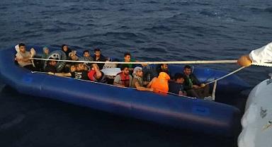 Yardım çağrısında bulunan Ayvacık açıklarında 49 düzensiz göçmen kurtarıldı