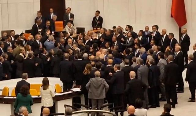 Alpay Özalan'ın Ahmet Şık'a yumruk attığı anın görüntüsü!