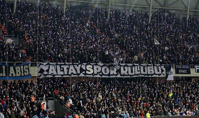 Altay'da taraftar isyan etti: Başkan transferden gelen paraya el mi koydu?