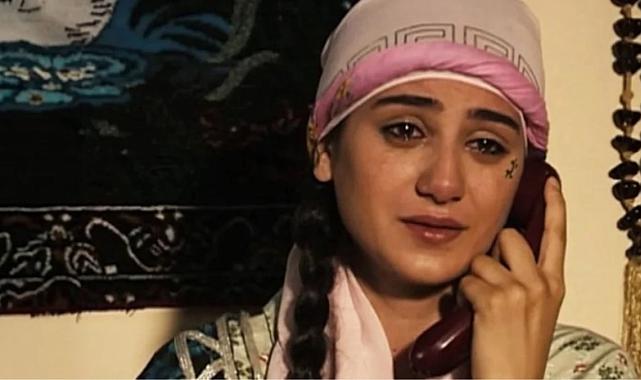 Aylar sonra Türkiye'ye dönen Akasya Durağı'nın Zeyno'su plajda şov yaptı