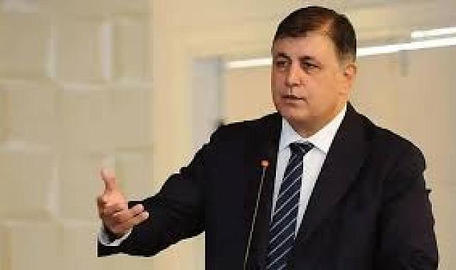 Başkan Cemil Tugay'ın belediyedeki memurlara son teklifi!