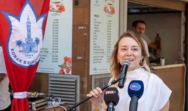 Başkan Mutlu, Konak’ta Mutluluk Kahvesi’nin yeni şubesini açarak Gülen Yüzler Projesi’ni başlattı