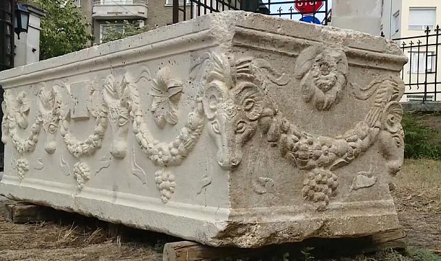Bulgaristan'da plaj barında bulunan lahdin gerçek bir Roma eseri olduğu ortaya çıktı