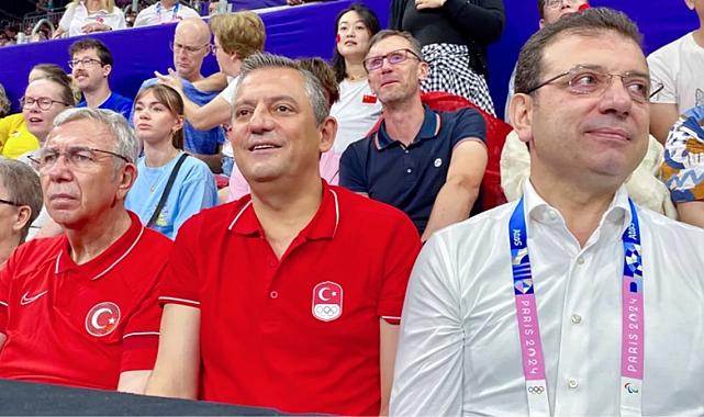 CHP lideri Özel: Sağ yanımda Yavaş sol yanımda İmamoğlu olduktan sonra bu takımı kimse yenemez