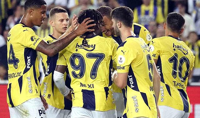 Fenerbahçe evinde Adana Demirspor'u yendi, sezona 3 puanla başladı