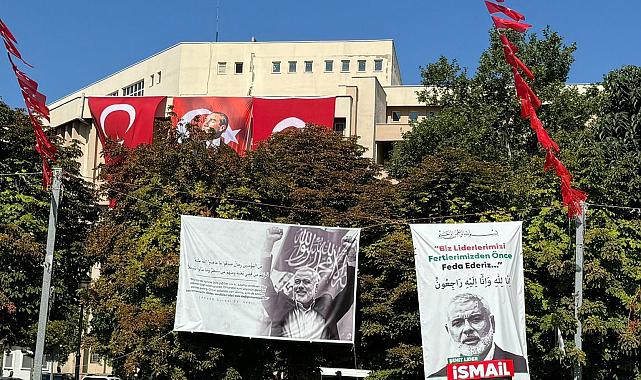 Gaziantep'te 30 Ağustos kutlamalarında 'Haniye Pankartı'' krizi!