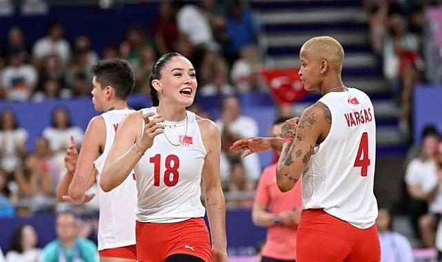Gururumuzsunuz Filenin Sultanları! Melissa Vargas'ın Yıldızlaştığı Maçta Türkiye Yarı Finalde