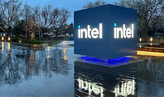 Intel'in hissedarları şirketi mahkemeye verdi