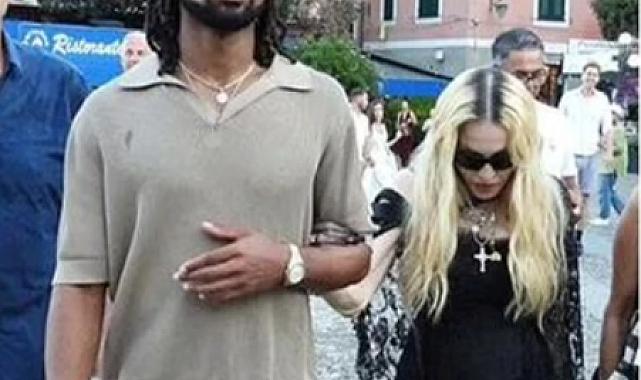 Madonna, kendisinden 37 yaş küçük yeni erkek arkadaşı Akeem Morris ile görüntülendi