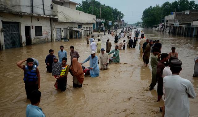 Pakistan'da sel nedeniyle son 48 saatte 35 kişi öldü