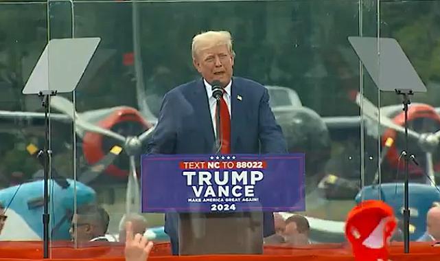 Trump'a mitingde ''kurşun geçirmez camlı'' önlem