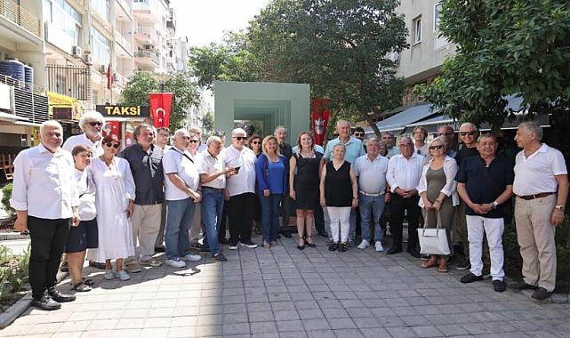 Usta gazeteci İsmail Sivri Alsancak'taki anıtı önünde anıldı