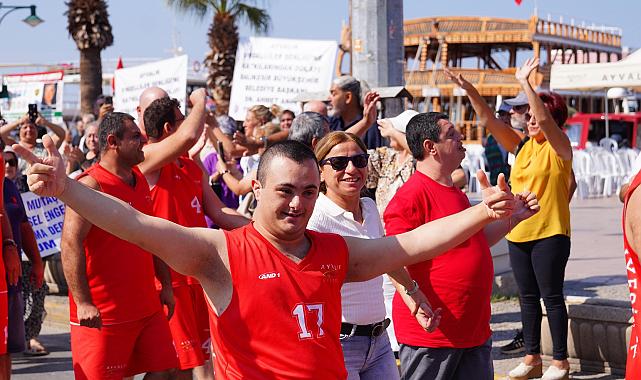 Ayvalık’ta 32’inci kez düzenlenen “Ayvalık Engelliler Şenliği” başladı.