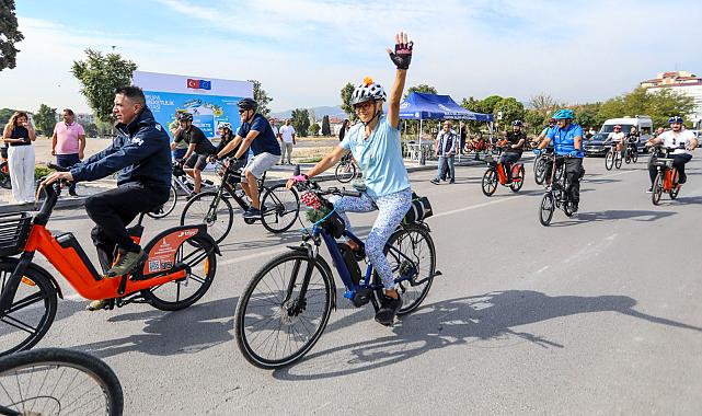 BUCA'DA YOLLAR BİSİKLETLİLERİN OLDU