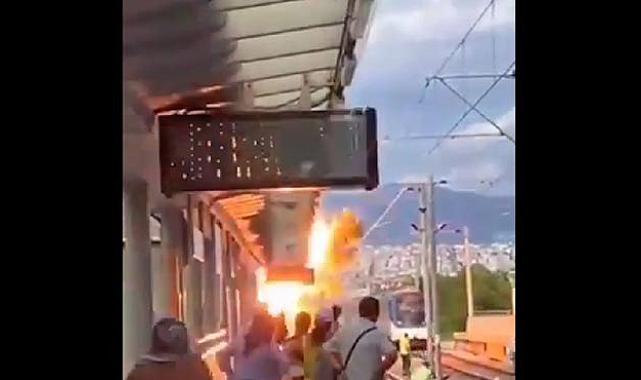 İZBAN İstasyonu'nda korku dolu anlar: Elektrik tellerine ağaç devrildi