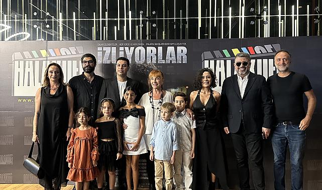 İZLİYORLAR FİLMİNİN ÖZEL GÖSTERİMİ YAPILDI!