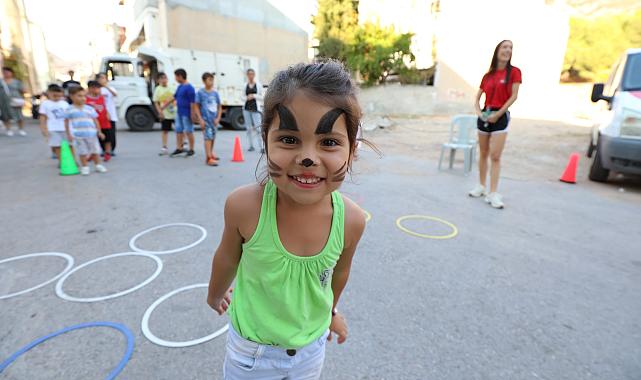 ‘Sokak Senin’e coşkulu final