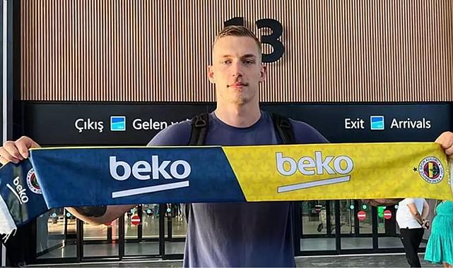 Ülkesine geri döndü! Fenerbahçe Beko'da yeni transfer Luka Samanic ile yollar ayrılıyor