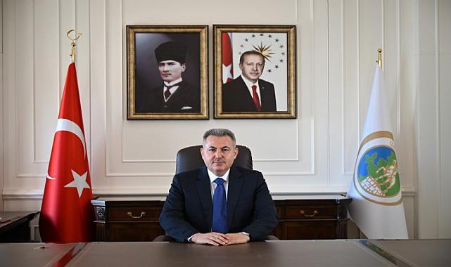 Vali Elban, İzmir'in 102. yılına özel bir kutlama mesajı paylaştı.