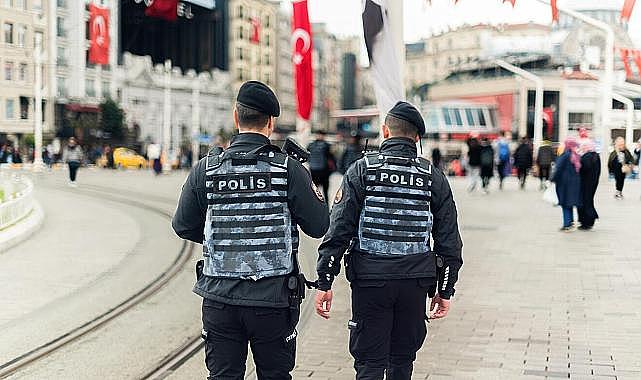 Yeni Tabancasını Gösterirken Ağabeyini Vurdu