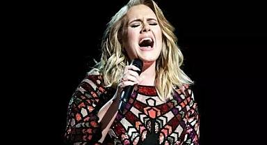 Adele'den hayranlarını üzen haber: Kulağım sağır kaldı