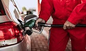 Akaryakıtta fiyat değişecek: Benzin ve motorine indirim için tarih verildi