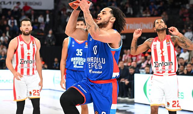 Anadolu Efes geriden geldi, Olympiakos&#039;u devirdi