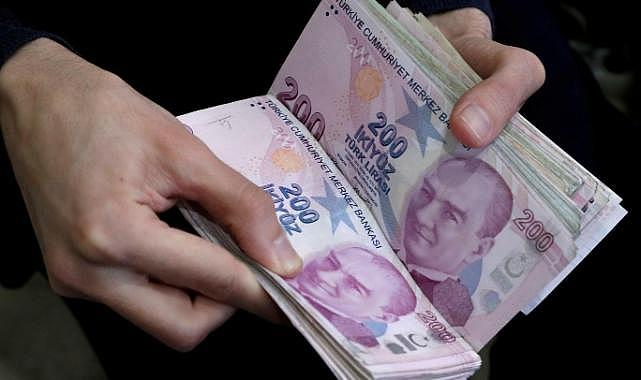 Asgari ücrete ‘yüzde 80 zam gelecek’ dedi: Canlı yayında kağıt kalemle hesap yaptı