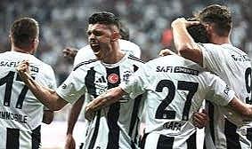 Beşiktaş&#039;ın yıldızı milli takımda sakatlandı
