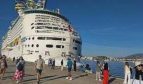 Bodrum'a denizden 3 bin 581 turist