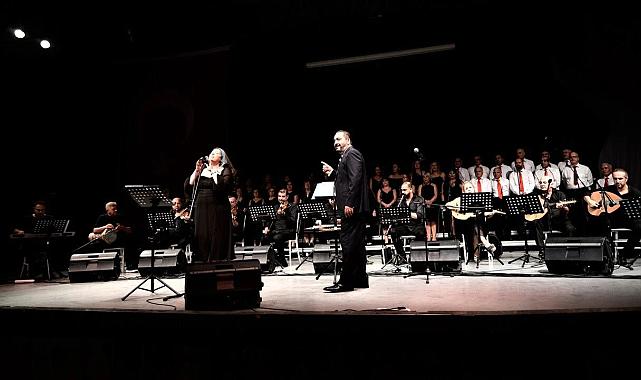 Bornova'da kitap günlerine coşkulu final: Yüzlerce kişi katıldı