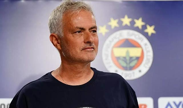 Herkes Jose Mourinho'nun saçlarını konuşuyor