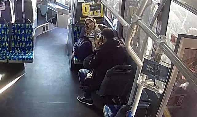 İstanbul'da ilginç olay: Hamile kadın metrobüste doğum yaptı