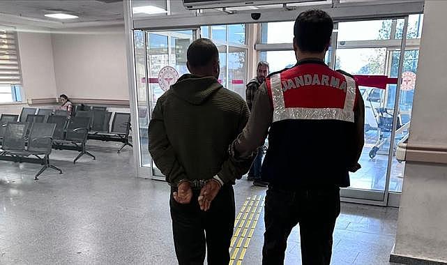 İzmir'de eş zamanlı terör operasyonu: 3 örgüt üyesi gözaltı