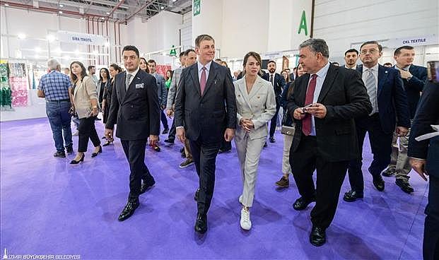 İzmir’in üç fuarı tekstil sektörüne güç verdi
