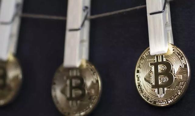 Kripto para ile kara para aklayan şebekeye polis operasyon düzenledi