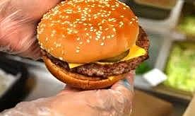 McDonald's'ta hamburger yiyen 49 kişiye ölümcül bakteri bulaştı, satışlar durduruldu