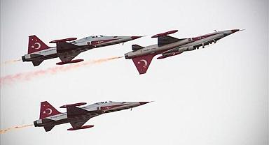 Türk Yıldızları 29 Ekim provasında göz doldurdu