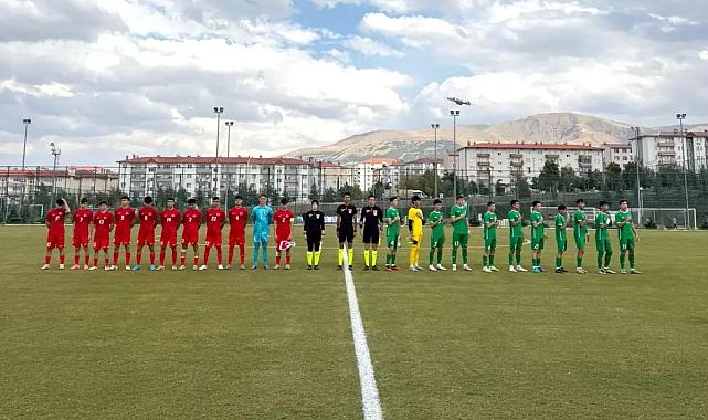 U16 Futbol Turnuvası'nda İkinci Gün Maçları Oynandı