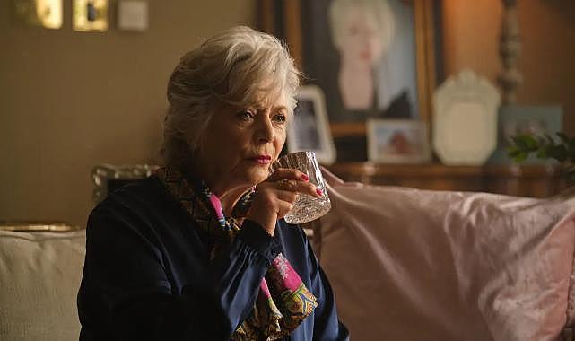 Ünlü İngiliz oyuncu Alison Steadman 16 yaşındayken tecavüze uğradığını söyledi