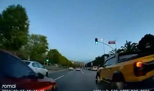 Yarışıp makas atan araba yüzünden böyle uçtu