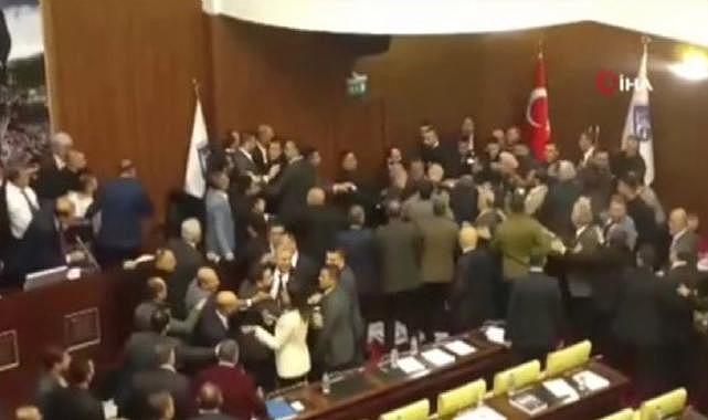 Ankara Büyükşehir Belediye Meclisi&#039;nde Candan Erçetin krizi