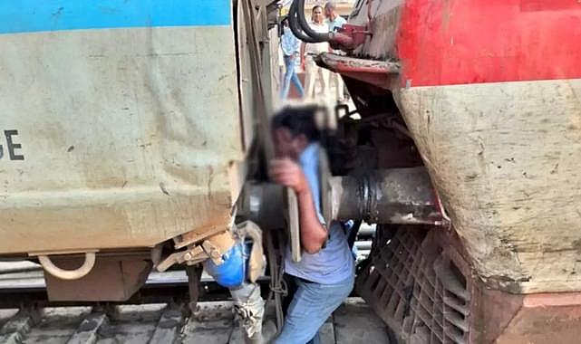 Lokomotif ve vagon arasında sıkışan demiryolu çalışanı feci şekilde can verdi