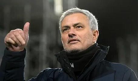 Mourinho&#039;ya İngiltere&#039;den zehir zemberek sözler: Gürültü çıkaran boş bir kap